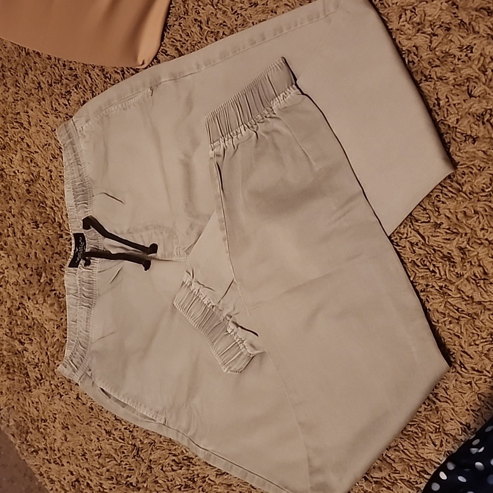 Men's pants size sml..American eagle